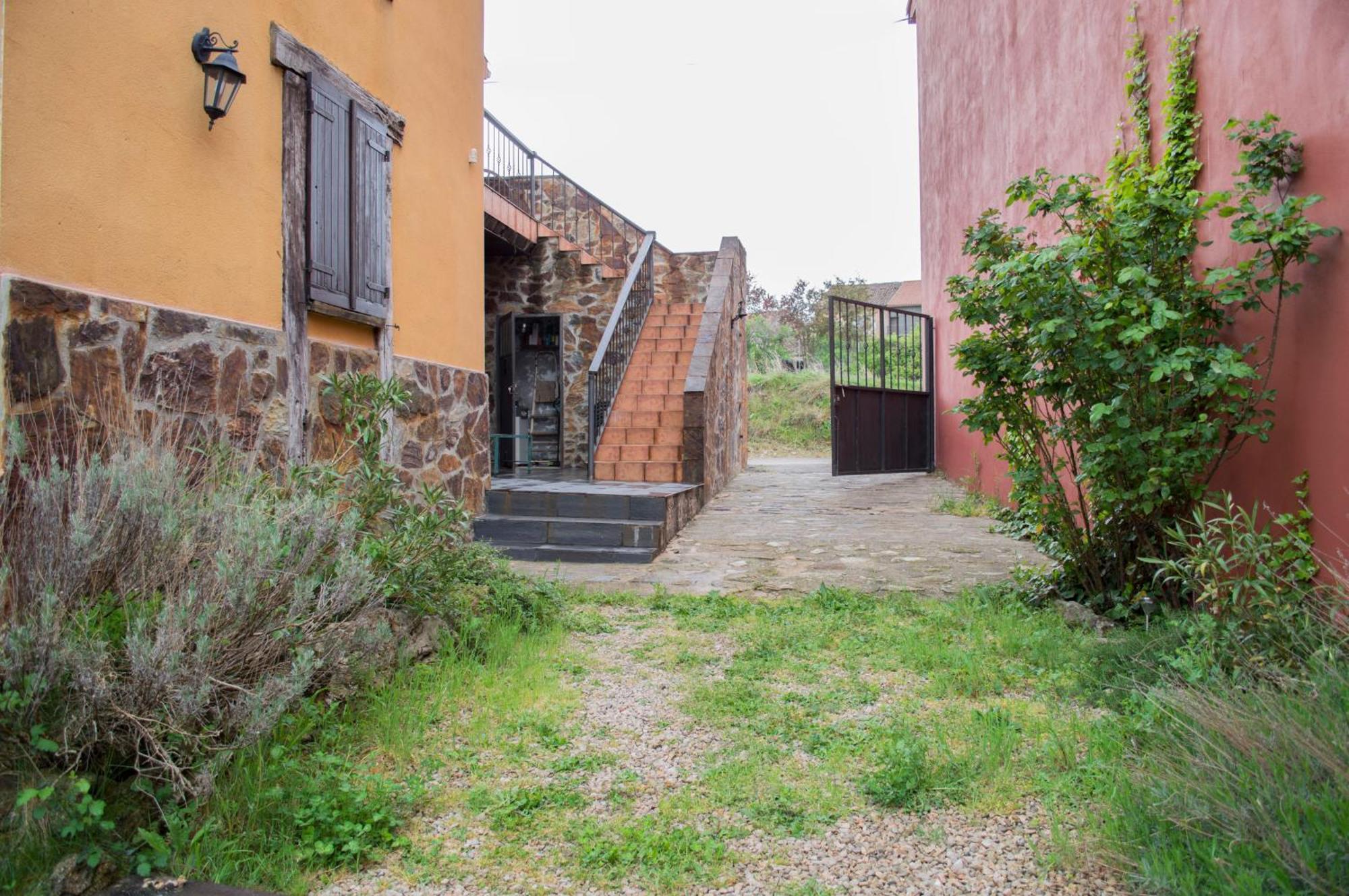 Rurales Alvado Apartment Tamajon